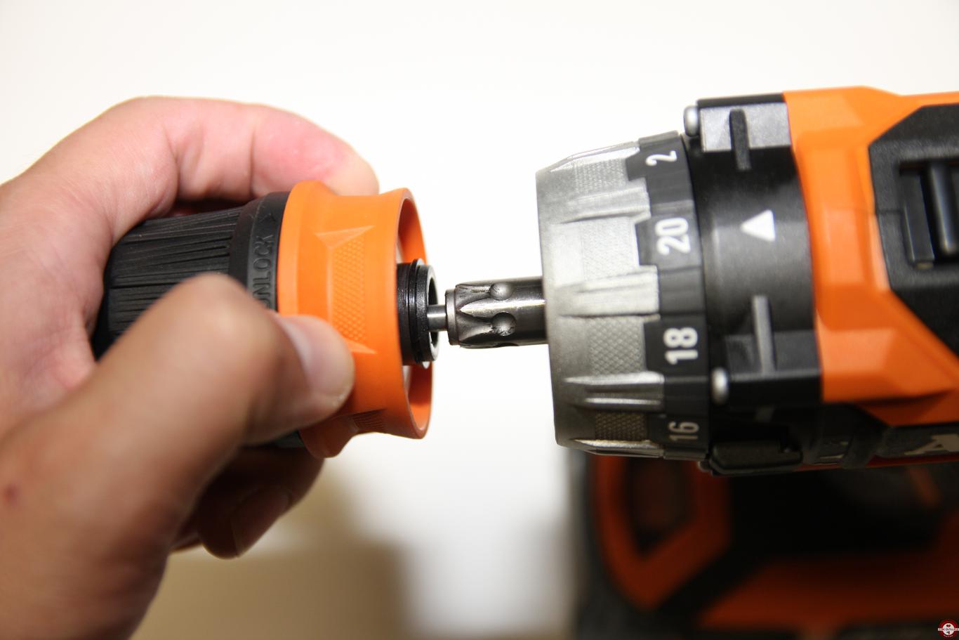 Perceuse visseuse à percussion AEG BSB18CBL Perceuse visseuse à percussion AEG BSB18CBL