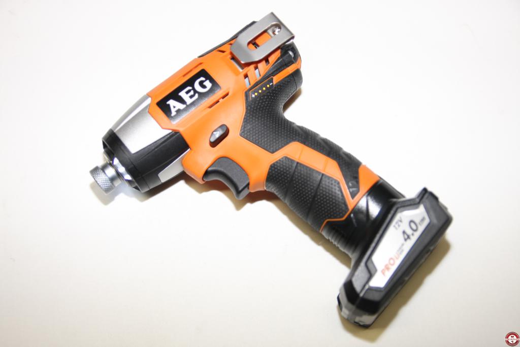 Visseuse à chocs sans fil AEG BSS 12C © Benjamin Leharivel - Zone Outillage Visseuse à chocs sans fil AEG BSS 12C © Benjamin Leharivel - Zone Outillage