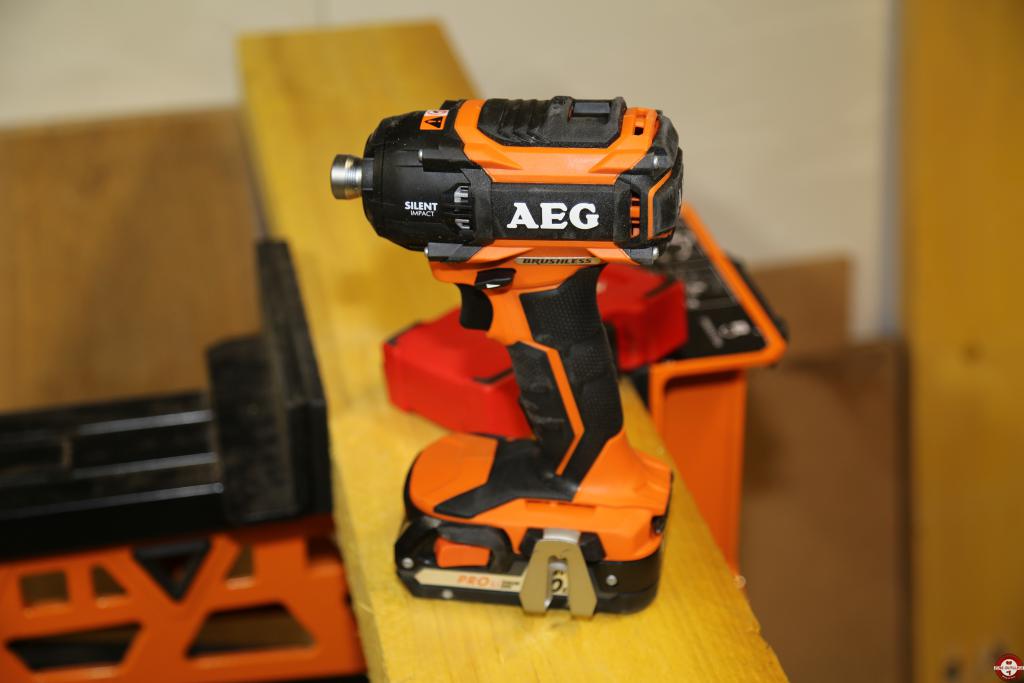 Visseuse à chocs AEG BSS18OP Visseuse à chocs AEG BSS18OP