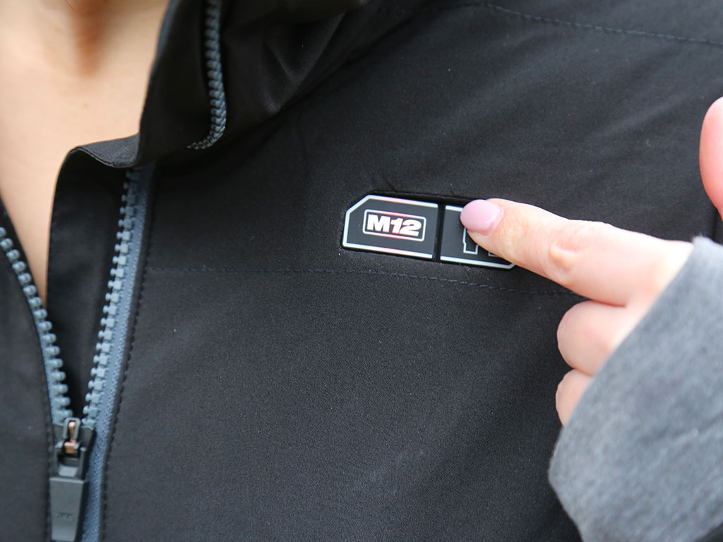 Veste chauffante Milwaukee M12 HJ LADIES © Benjamin Leharivel - Zone Outillage Veste chauffante Milwaukee M12 HJ LADIES © Benjamin Leharivel - Zone Outillage