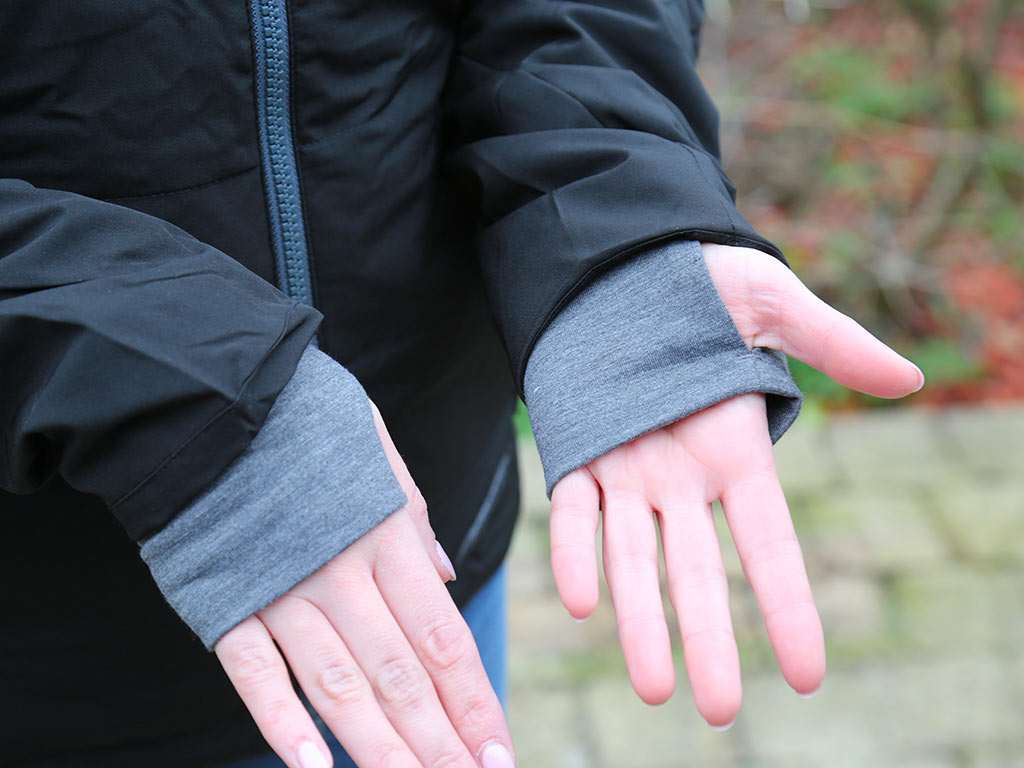 Veste chauffante Milwaukee M12 HJ LADIES © Benjamin Leharivel - Zone Outillage Veste chauffante Milwaukee M12 HJ LADIES © Benjamin Leharivel - Zone Outillage