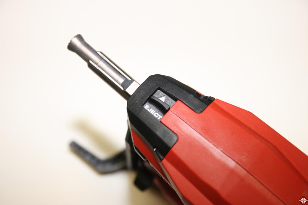 Cloueur sans fil Hilti BX 3-ME © Benjamin Leharivel - Zone Outillage Cloueur sans fil Hilti BX 3-ME © Benjamin Leharivel - Zone Outillage