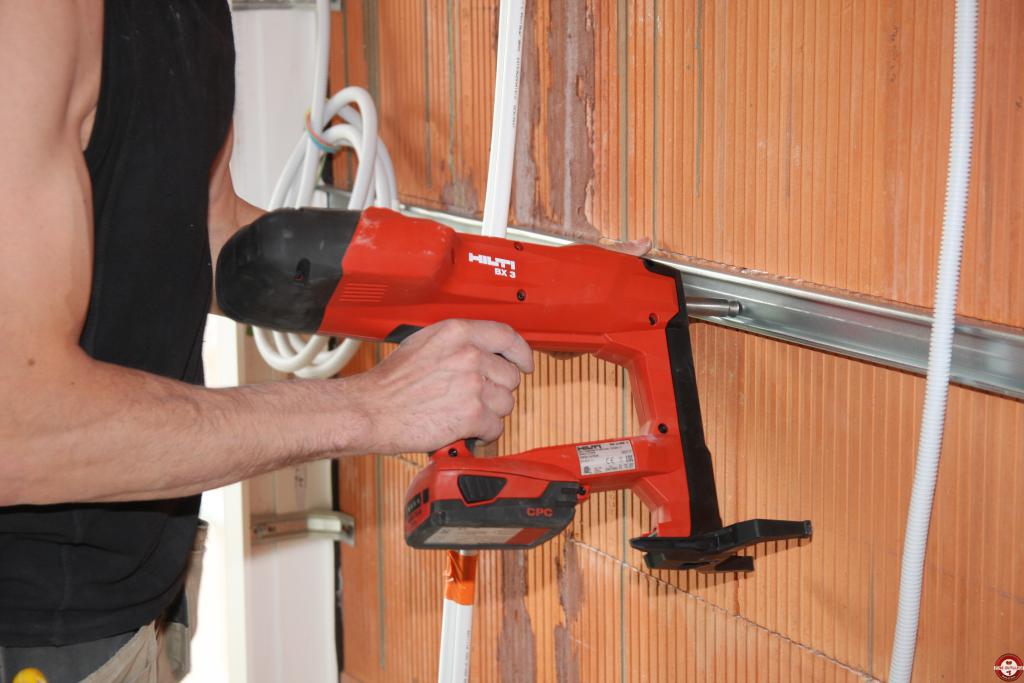 Cloueur sans fil Hilti BX 3-ME © Benjamin Leharivel - Zone Outillage Cloueur sans fil Hilti BX 3-ME © Benjamin Leharivel - Zone Outillage