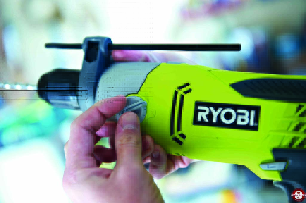 Perceuse-visseuse à percussion filaire RPD1200-K RYOBI