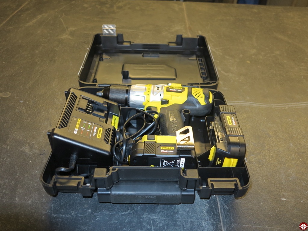 Perceuse-visseuse à percussion sans fil FMC520LB Stanley Fatmax