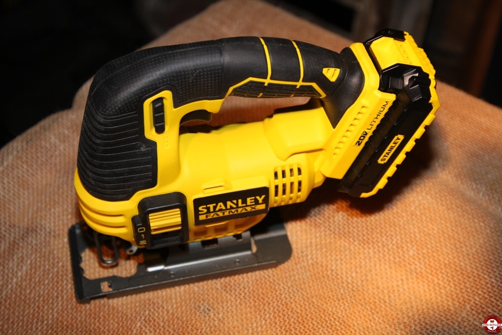 Scie sauteuse sans fil FMC650M2 Stanley FatMax
