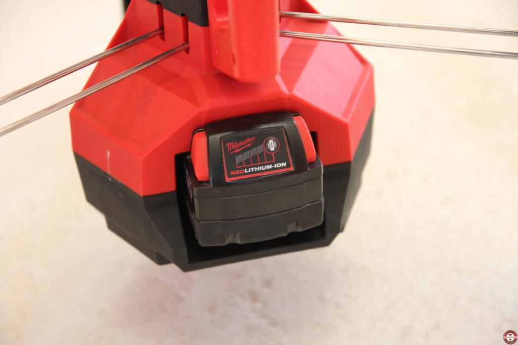 Projecteur de chantier M18 SAL-502B Trueview Milwaukee © Benjamin Leharivel - Zone Outillage Projecteur de chantier M18 SAL-502B Trueview Milwaukee © Benjamin Leharivel - Zone Outillage