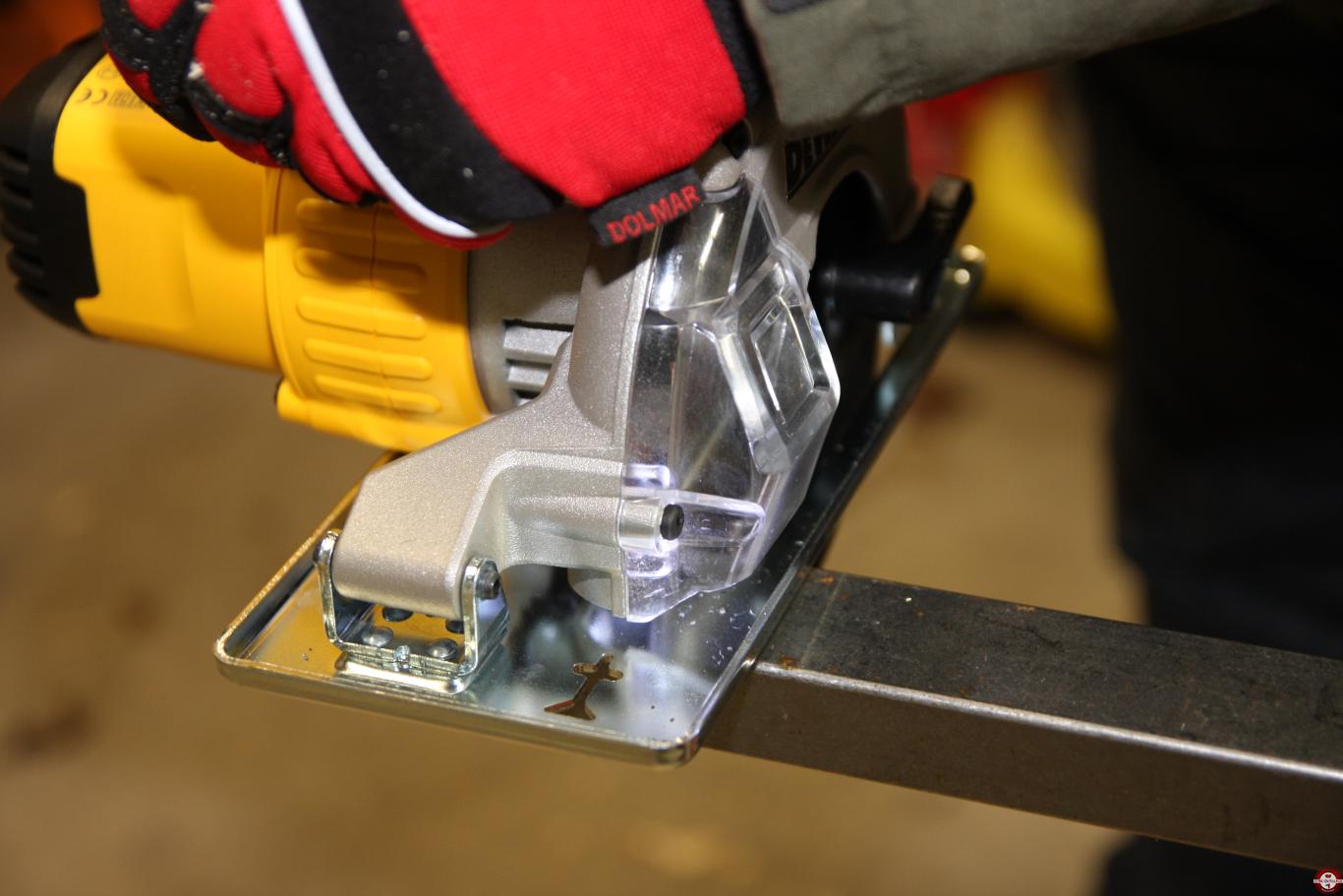 Scie circulaire métal DeWALT DCS373M2 Scie circulaire métal DeWALT DCS373M2