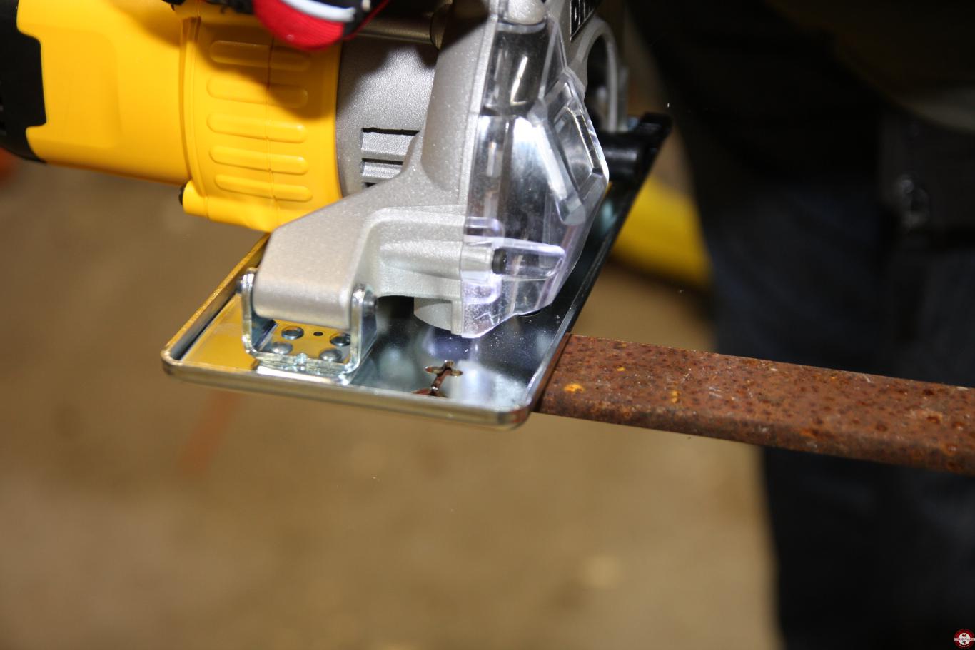 Scie circulaire métal DeWALT DCS373M2 Scie circulaire métal DeWALT DCS373M2