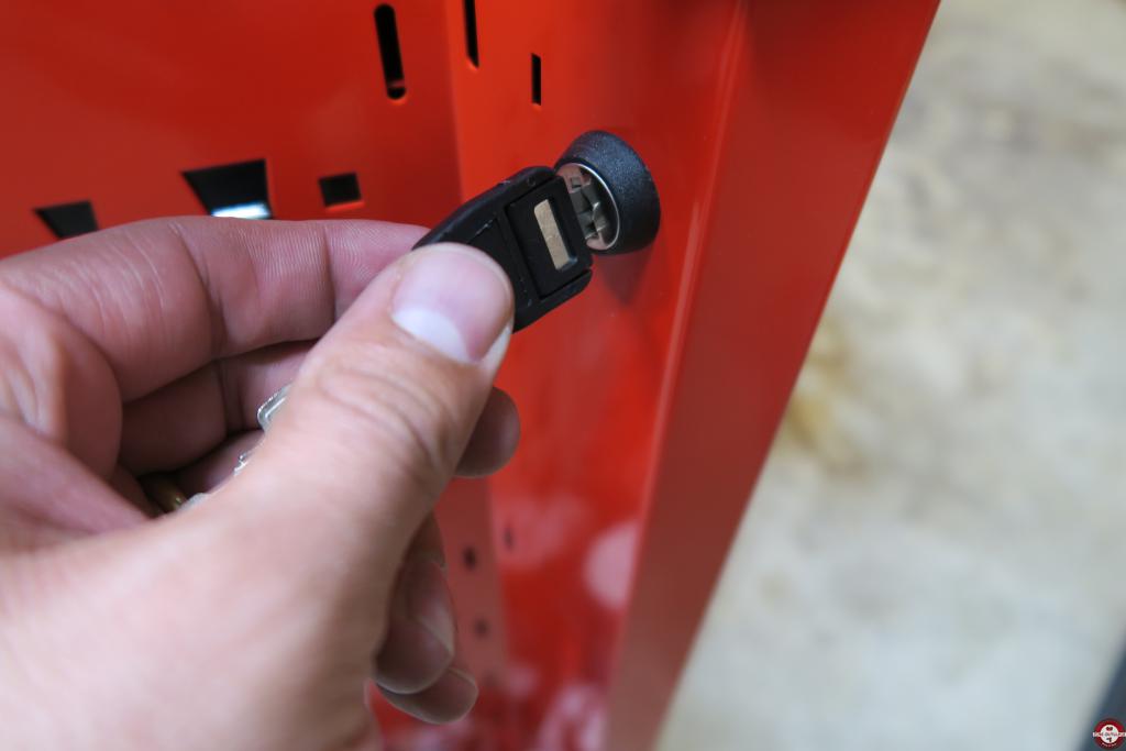 Servante FACOM ROLL.6M3 © Benjamin Leharivel - Zone Outillage Servante FACOM ROLL.6M3 © Benjamin Leharivel - Zone Outillage