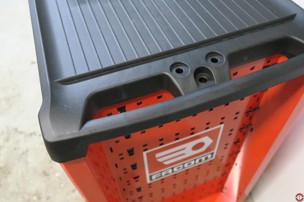 Servante FACOM ROLL.6M3 © Benjamin Leharivel - Zone Outillage Servante FACOM ROLL.6M3 © Benjamin Leharivel - Zone Outillage