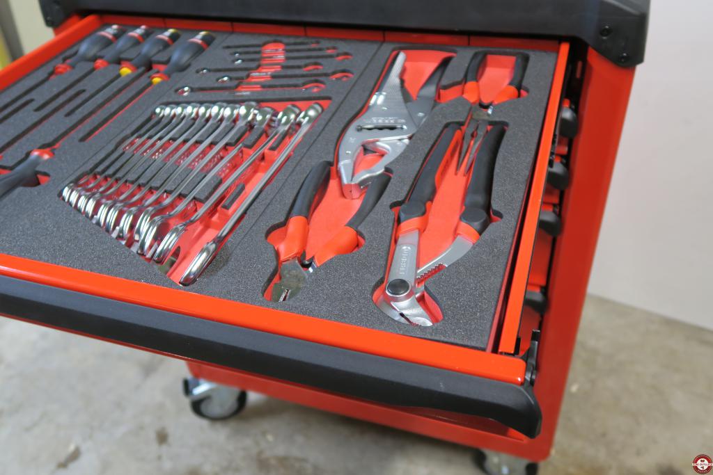 Servante FACOM ROLL.6M3 © Benjamin Leharivel - Zone Outillage Servante FACOM ROLL.6M3 © Benjamin Leharivel - Zone Outillage