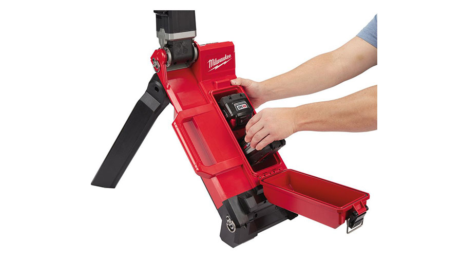 test et avis du projecteur de chantier M18 ONERSAL Milwaukee test et avis du projecteur de chantier M18 ONERSAL Milwaukee