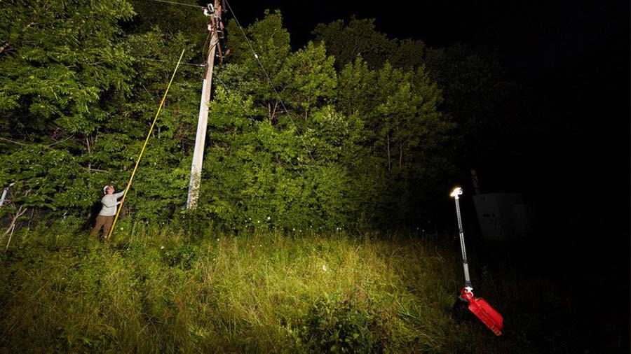 test et avis du projecteur de chantier M18 ONERSAL Milwaukee test et avis du projecteur de chantier M18 ONERSAL Milwaukee