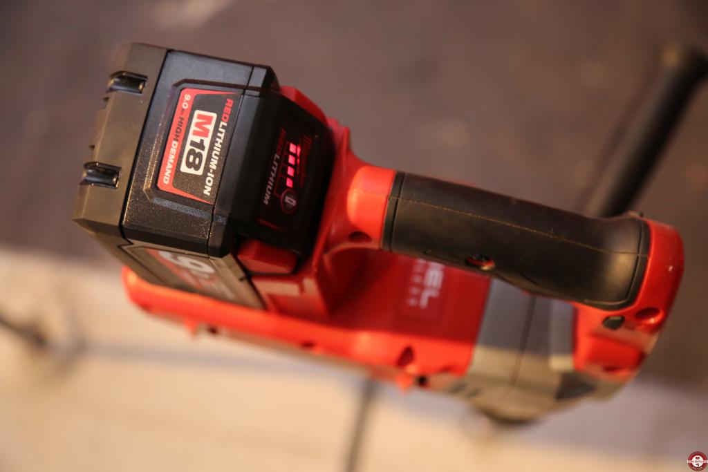 Perforateur burineur SDS-Max sur batterie M18 CHM-902C © Benjamin Leharivel - Zone Outillage Perforateur burineur SDS-Max sur batterie M18 CHM-902C © Benjamin Leharivel - Zone Outillage