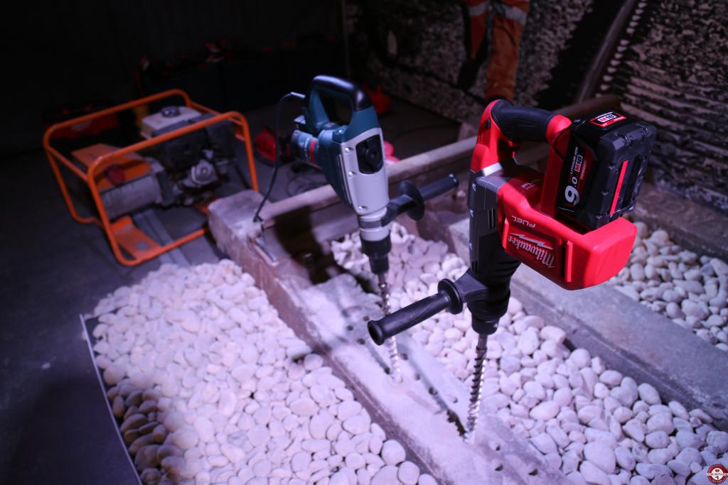 Perforateur burineur SDS-Max sur batterie M18 CHM-902C © Benjamin Leharivel - Zone Outillage Perforateur burineur SDS-Max sur batterie M18 CHM-902C © Benjamin Leharivel - Zone Outillage