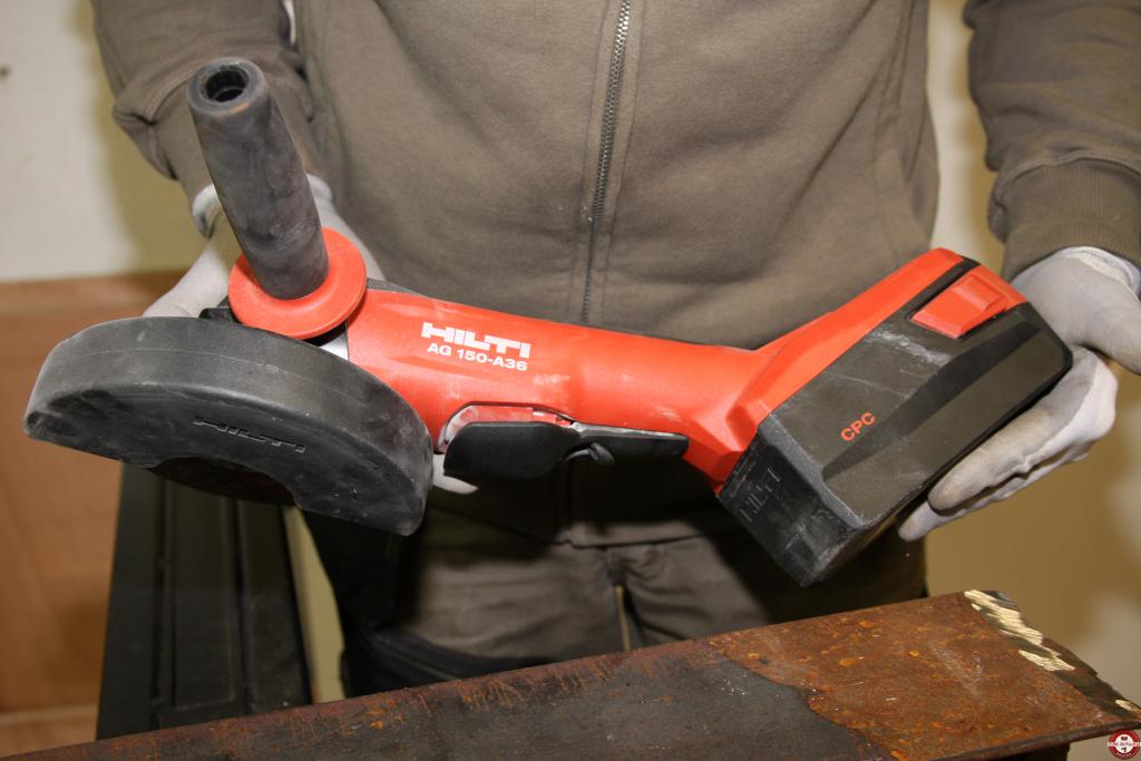 Meuleuse sans fil HILTI AG 150-A36 © Benjamin Leharivel - Zone Outillage Meuleuse sans fil HILTI AG 150-A36 © Benjamin Leharivel - Zone Outillage