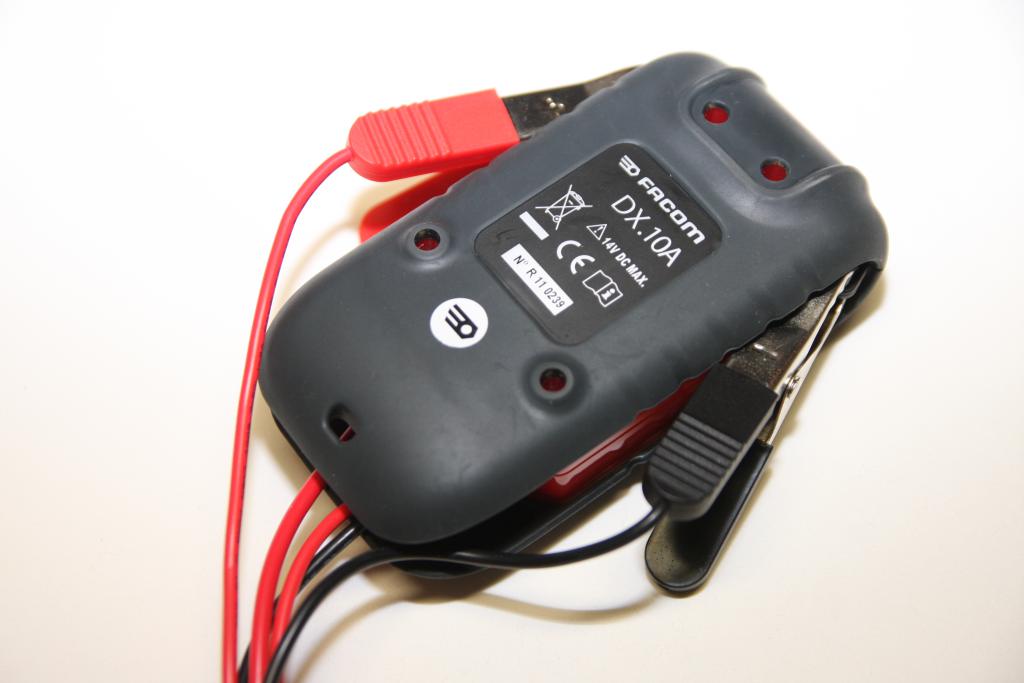 Testeur de bougies de préchauffage FACOM DX.10A © Benjamin Leharivel - Zone Outillage Testeur de bougies de préchauffage FACOM DX.10A © Benjamin Leharivel - Zone Outillage