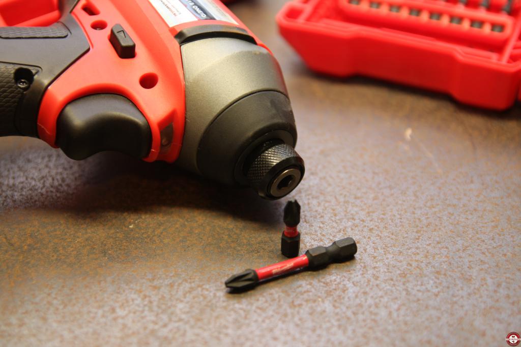 Comparatif d'embouts pour visseuses à chocs © Benjamin Leharivel - Zone Outillage Comparatif d'embouts pour visseuses à chocs © Benjamin Leharivel - Zone Outillage