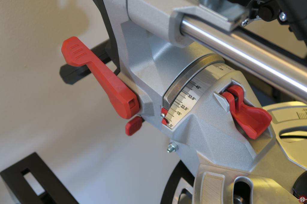 Scie à onglets Metabo KGSV 72 Xact SYM © Benjamin Leharivel - Zone Outillage Scie à onglets Metabo KGSV 72 Xact SYM © Benjamin Leharivel - Zone Outillage