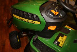 Tracteur de jardin X105 John Deere © Benjamin LEHARIVEL - Zone Outillage