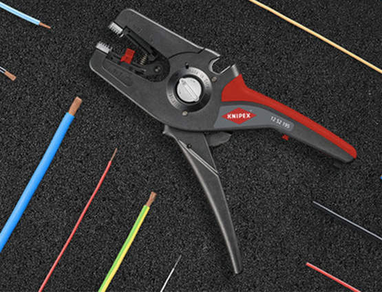 Un dénudage simplifié avec la pince à dénuder PreciStrip16 KNIPEX pour électricien Un dénudage simplifié avec la pince à dénuder PreciStrip16 KNIPEX pour électricien