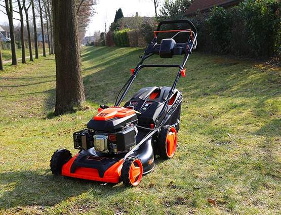 tondeuse thermique FUXTEC autotractée à démarrage électrique E-Start FX-RM5196eS avec zipgo tondeuse thermique FUXTEC autotractée à démarrage électrique E-Start FX-RM5196eS avec zipgo