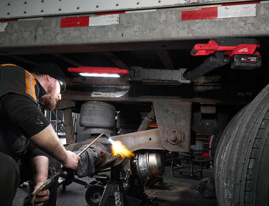 4 nouveaux éclairages TRUEVIEW sans fil pour les professionnels de l’automobile