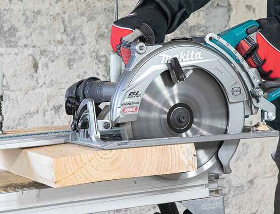 scie circulaire sans fil 40 V max Li-Ion RS002G Makita