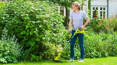 Coupe-bordures sur batterie : Comparatif 2019, Guide d'achat et Avis Coupe-bordures sur batterie : Comparatif 2019, Guide d'achat et Avis