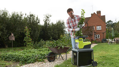 Broyeur de végétaux RSH2845T © RYOBI Broyeur de végétaux RSH2845T © RYOBI