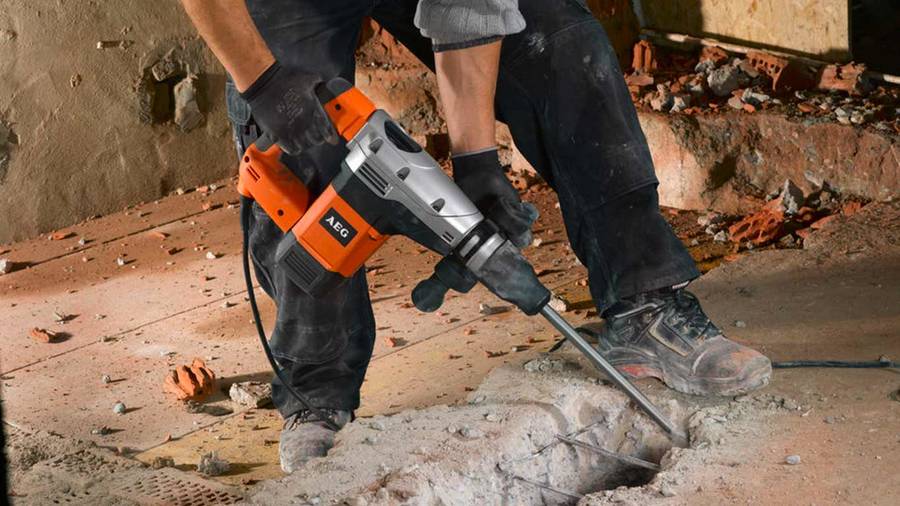 Test du marteau piqueur AEG MH7E