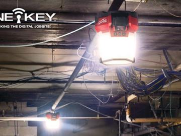 Test et avis des projecteurs de chantiers Milwaukee M18 SLSP et M18 ONESLSP ONE-KEY