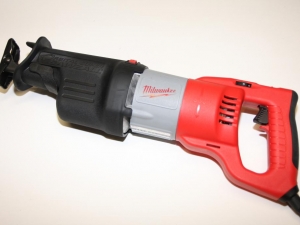 Scie sabre Milwaukee SSEP 1300 RX © Benjamin LEHARIVEL - Zone Outillage Scie sabre Milwaukee SSEP 1300 RX © Benjamin LEHARIVEL - Zone Outillage