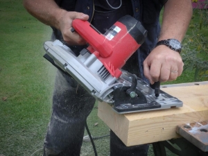 Scie circulaire 235 mm Milwaukee CS 85 CBE © Zone Outillage - Benjamin Leharivel Scie circulaire 235 mm Milwaukee CS 85 CBE © Zone Outillage - Benjamin Leharivel