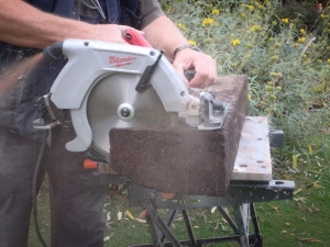 Scie circulaire 235 mm Milwaukee CS 85 CBE © Zone Outillage - Benjamin Leharivel Scie circulaire 235 mm Milwaukee CS 85 CBE © Zone Outillage - Benjamin Leharivel