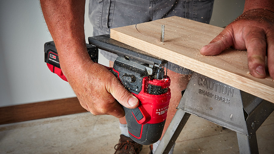 Test et avis de la scie sauteuse sur batterie M18 FUEL FBJS Milwaukee Test et avis de la scie sauteuse sur batterie M18 FUEL FBJS Milwaukee