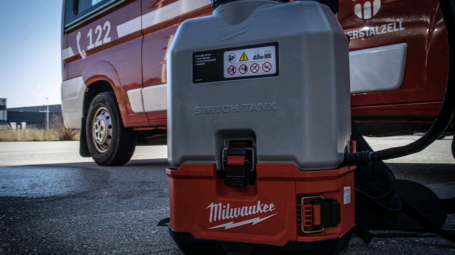 Milwaukee accompagne les professionnels dans la lutte contre le COVID-19 grâce à son pulvérisateur sac à dos M18 SWITCH TANK Milwaukee accompagne les professionnels dans la lutte contre le COVID-19 grâce à son pulvérisateur sac à dos M18 SWITCH TANK