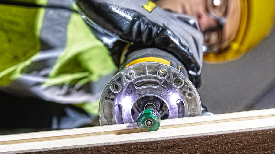 DEWALT présente sa première affleureuse-défonceuse sur batterie XR 18V DEWALT présente sa première affleureuse-défonceuse sur batterie XR 18V