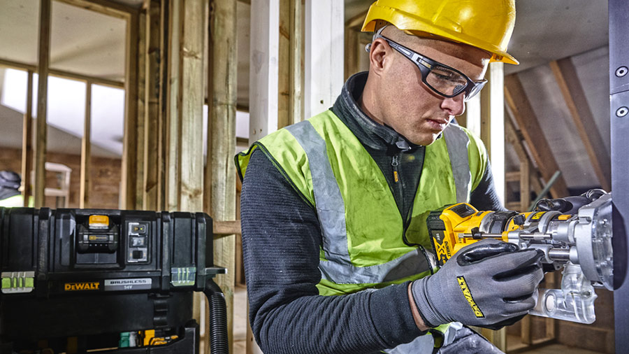 DEWALT présente sa première affleureuse-défonceuse sur batterie XR 18V DEWALT présente sa première affleureuse-défonceuse sur batterie XR 18V