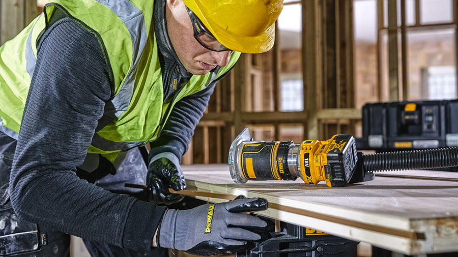 DEWALT présente sa première affleureuse-défonceuse sur batterie XR 18V DEWALT présente sa première affleureuse-défonceuse sur batterie XR 18V