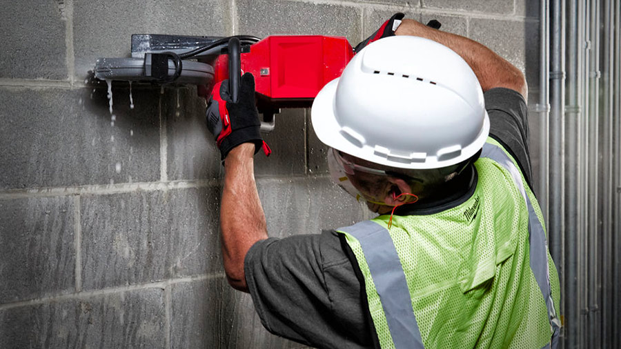 Milwaukee présente la première découpeuse à béton 230 mm 18 V M18 FCOS230 Milwaukee présente la première découpeuse à béton 230 mm 18 V M18 FCOS230