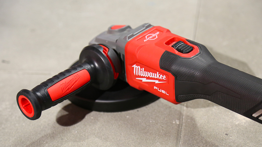 Nouvelle meuleuse d'angle sur batterie Milwaukee M18 FHSAG125XB-552X Nouvelle meuleuse d'angle sur batterie Milwaukee M18 FHSAG125XB-552X