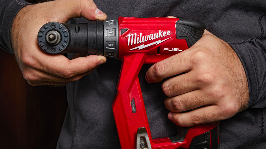M12 FDDX : une perceuse-visseuse sans-fil à mandrin amovible polyvalente M12 FDDX : une perceuse-visseuse sans-fil à mandrin amovible polyvalente