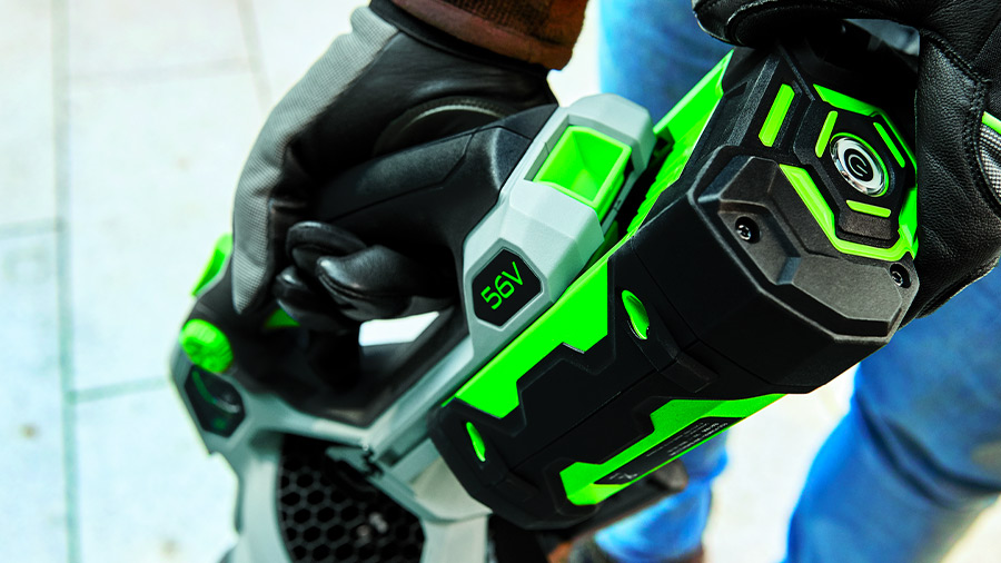 Un jardin impeccable avec le puissant souffleur LB5800E EGO Un jardin impeccable avec le puissant souffleur LB5800E EGO