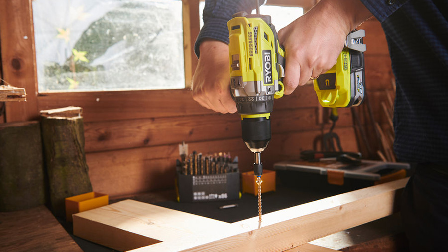 Test et avis de la perceuse-visseuse à percussion sans-fil R18PD7 RYOBI Test et avis de la perceuse-visseuse à percussion sans-fil R18PD7 RYOBI