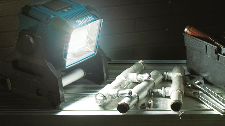 Éclairage LED professionel sans fil Makita DML811 Éclairage LED professionel sans fil Makita DML811