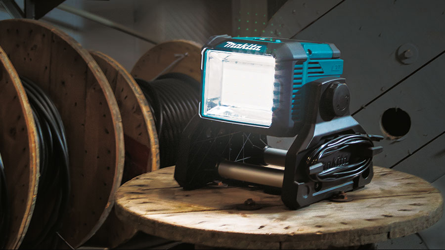 Éclairage LED professionel sans fil Makita DML811 Éclairage LED professionel sans fil Makita DML811