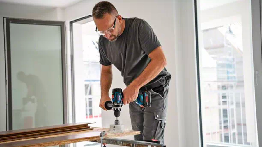 Perceuse visseuse sans fil brushless biturbo GSR 18V 150C Bosch Professional Perceuse visseuse sans fil brushless biturbo GSR 18V 150C Bosch Professional