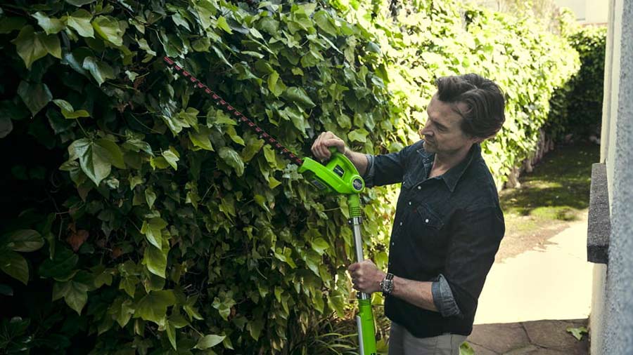 taille-haie sur perche sur batterie GREENWORKS G40PHA taille-haie sur perche sur batterie GREENWORKS G40PHA